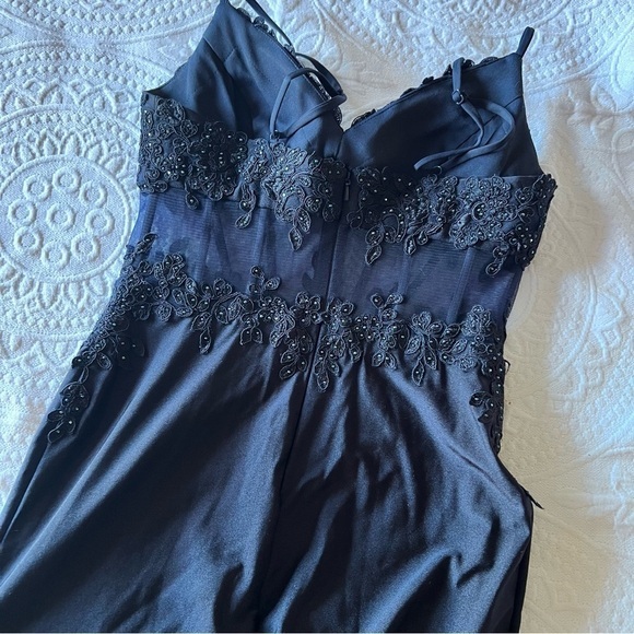 BETSY & ADAM NAVY formal gown - Picture 9 of 9